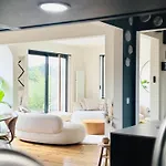 La O Wood & Chic Villa *