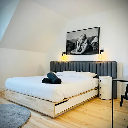 O Wood & Chic